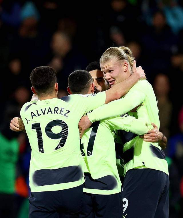  哈兰德戴帽破纪录，曼城狂胜伯恩茅斯  